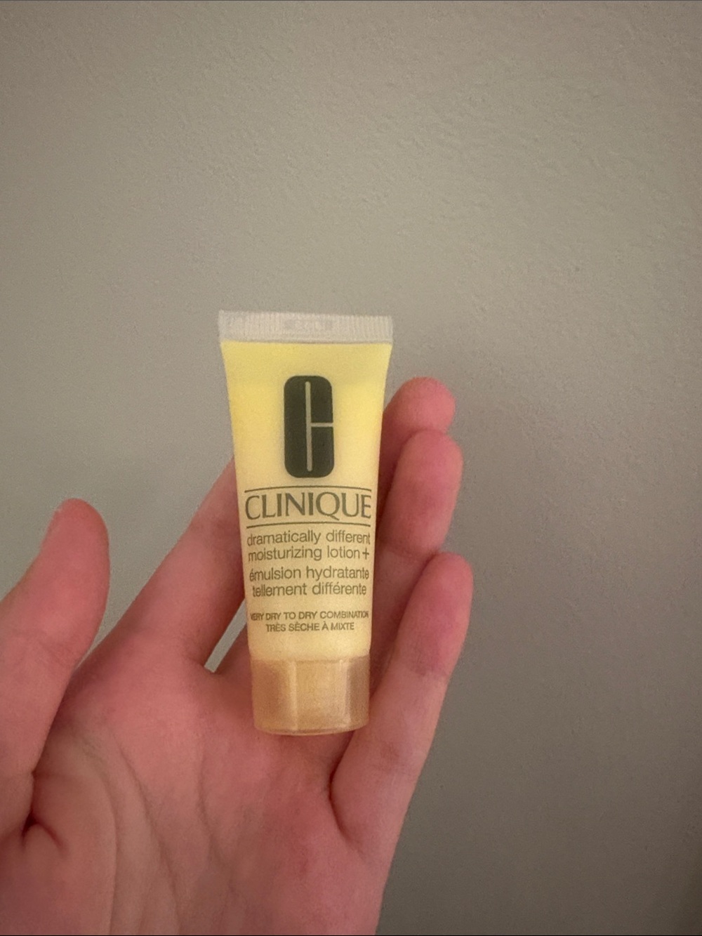 FREE W PURCHASE Clinique Moisturizing Lotion+ Tube - Yellow